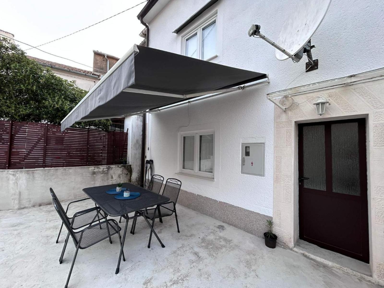 Holiday Home Omišalj Buitenkant foto